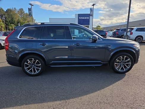 Used 2018 Volvo XC90 T5 Momentum w/ Convenience Package image 9