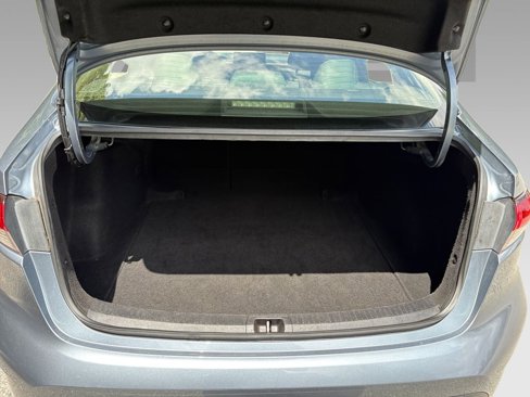 Used 2022 Toyota Corolla LE image 19