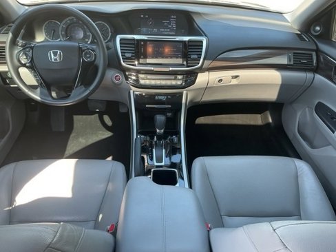 Used 2017 Honda Accord EX-L image 15