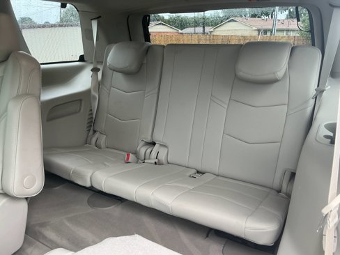 Used 2019 Cadillac Escalade Luxury image 9