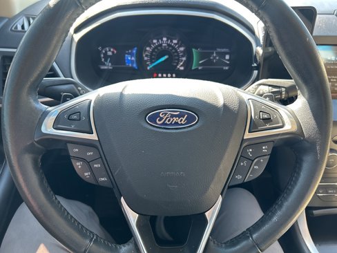Used 2015 Ford Edge SEL w/ Equipment Group 201A image 2