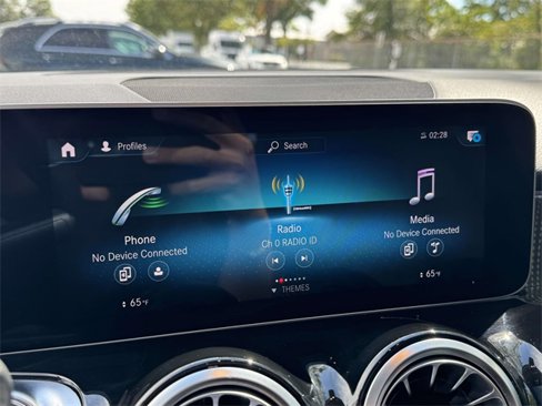 Used 2021 Mercedes-Benz GLB 250 4MATIC image 29