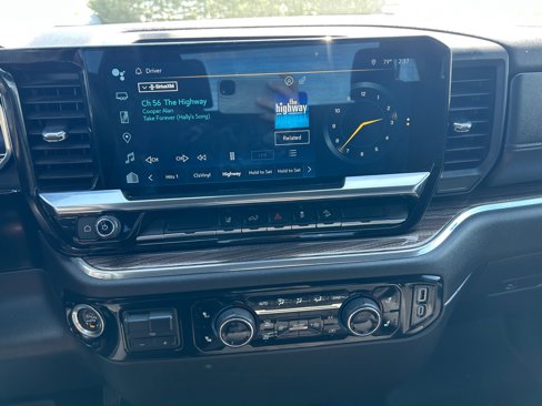 Used 2024 Chevrolet Silverado 2500 LT w/ Convenience Package image 18