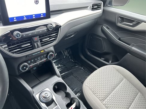 Used 2022 Ford Escape SE w/ Cold Weather Package image 8