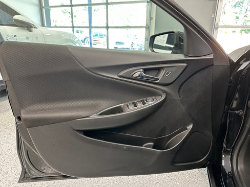Used 2021 Chevrolet Malibu LT image 16