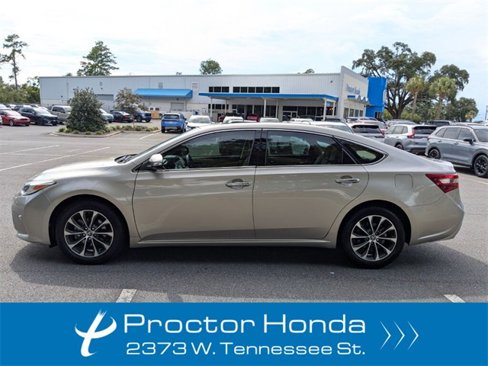 Used 2016 Toyota Avalon XLE Premium image 11