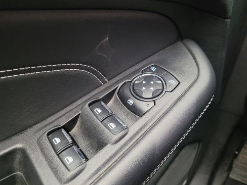 Used 2024 Ford Edge Titanium image 27