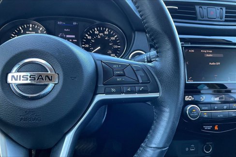 Used 2018 Nissan Rogue SV image 19