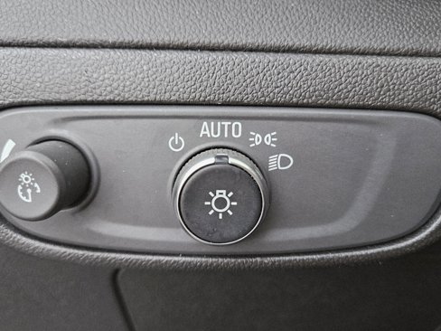 Certified 2023 Chevrolet Bolt EUV LT image 32