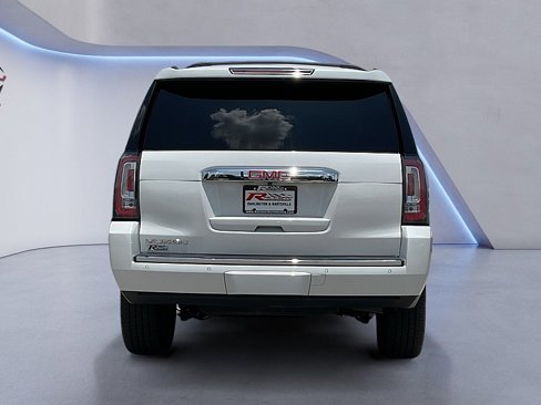 Used 2018 GMC Yukon Denali image 4