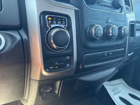 Used 2019 RAM 1500 Classic SLT image 17