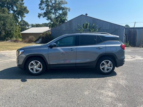 Used 2018 GMC Terrain SLE w/ Driver Convenience Package image 3