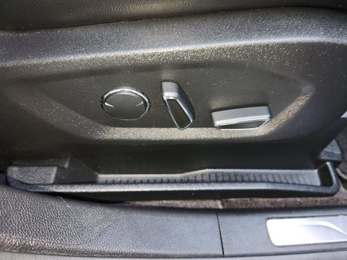 Used 2018 Ford Edge Titanium w/ Equipment Group 302A image 13