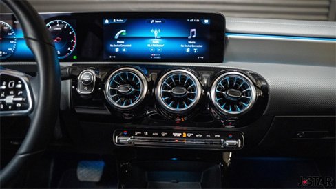 Used 2023 Mercedes-Benz CLA 250 w/ Premium Package image 6