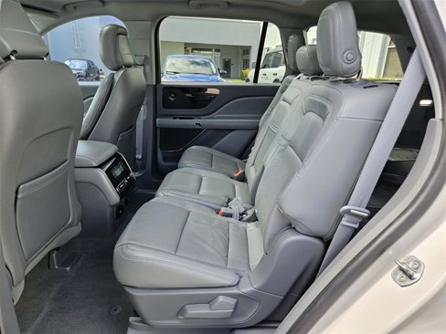 Certified 2020 Lincoln Aviator Reserve w/ Equipment Group 201A image 5