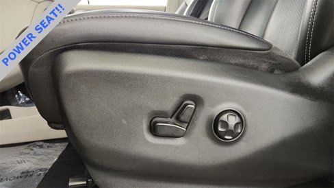 Used 2023 Chrysler Pacifica Touring-L image 26