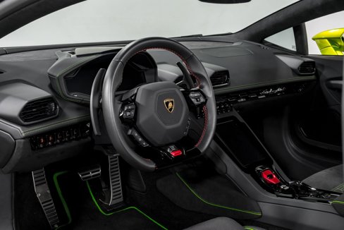 Used 2023 Lamborghini Huracan EVO image 12