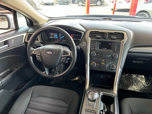Used 2018 Ford Fusion SE image 10