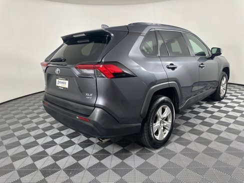 Used 2019 Toyota RAV4 XLE image 3