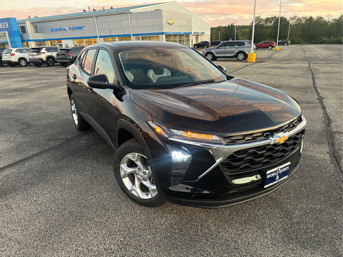 Certified 2025 Chevrolet Trax LS w/ LS Convenience Package image 1