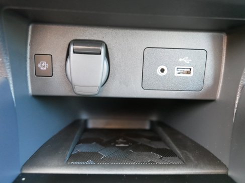 Certified 2024 Nissan Versa SV w/ Trunk Package image 30