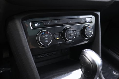 Used 2019 Volkswagen Tiguan SEL Premium image 6
