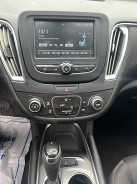 Used 2016 Chevrolet Malibu LT image 10