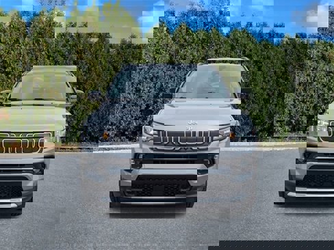 Used 2022 Jeep Compass Limited image 2