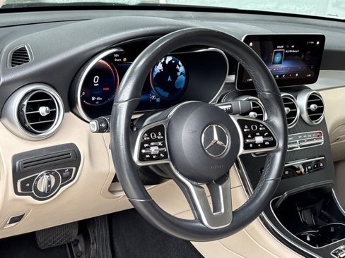 Used 2022 Mercedes-Benz GLC 300 4MATIC image 9