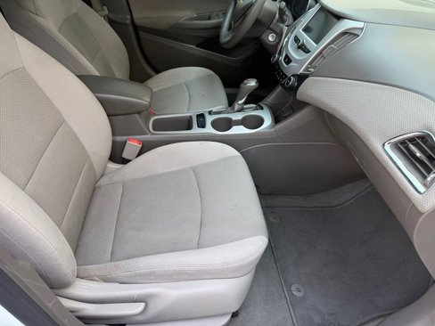 Used 2017 Chevrolet Cruze LS image 17
