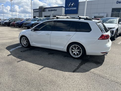 Used 2015 Volkswagen Golf S image 17