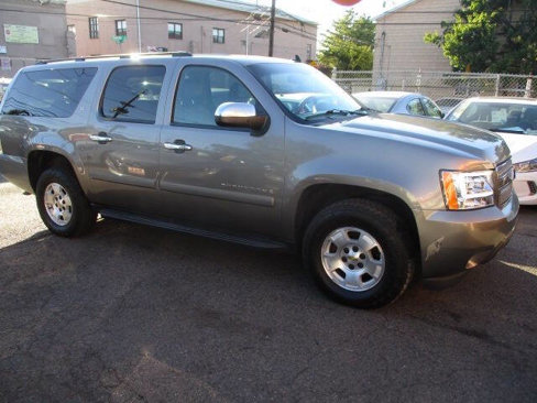 Used 2008 Chevrolet Suburban LT w/ LT Preferred Equipment Group image 3