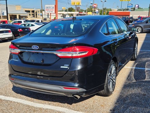 Used 2018 Ford Fusion SE w/ Fusion SE Technology Package image 7