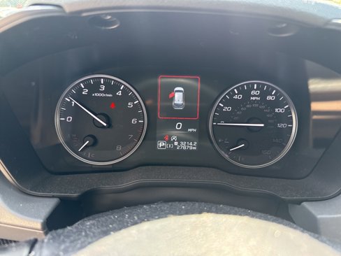 Used 2024 Subaru Crosstrek 2.0i Premium image 2