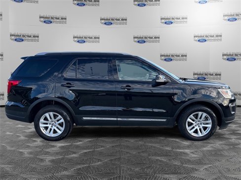 Used 2018 Ford Explorer XLT w/ Equipment Group 202A image 6