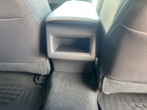 Used 2018 Toyota Camry LE image 27