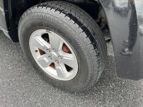 Used 2009 Jeep Liberty Sport image 8