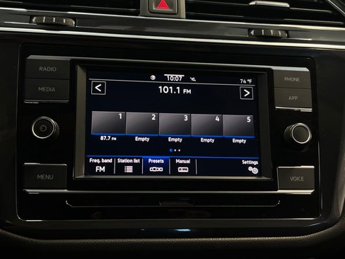 Used 2022 Volkswagen Tiguan S image 20