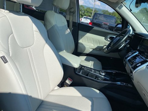 Used 2023 Kia Sorento SX Prestige w/ Panoramic Sunroof Package image 9