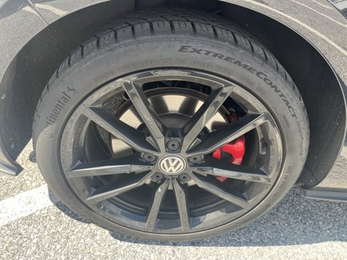 Used 2021 Volkswagen GTI SE image 11