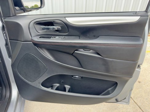 Used 2019 Dodge Grand Caravan SXT image 36