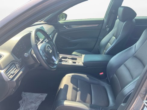 Used 2018 Honda Accord Sport image 9
