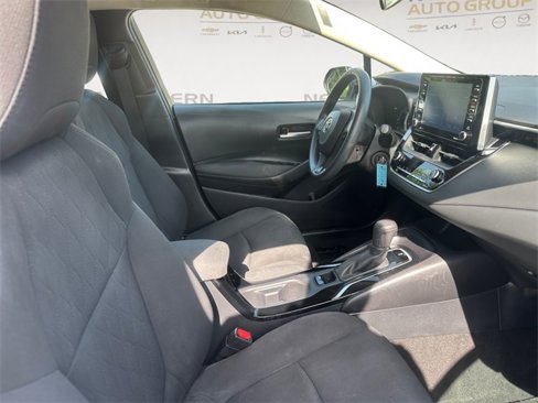 Used 2021 Toyota Corolla LE image 15