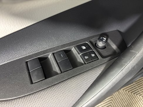 Used 2021 Toyota Corolla LE image 13