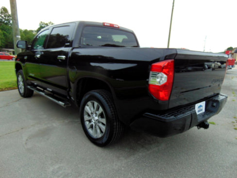 Used 2017 Toyota Tundra Limited w/ Limited Premium Package image 4