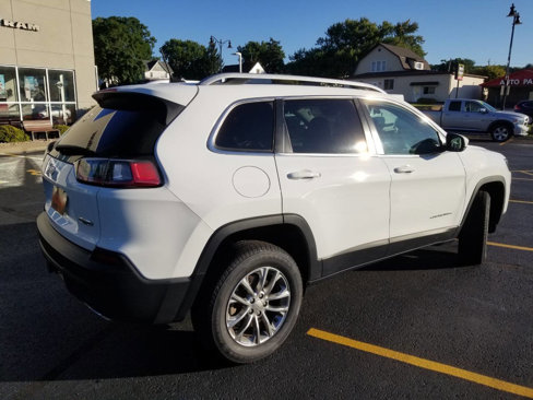 Certified 2021 Jeep Cherokee Latitude Lux w/ Sun & Sound Group image 8