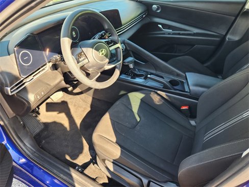 Used 2024 Hyundai Elantra SEL image 9