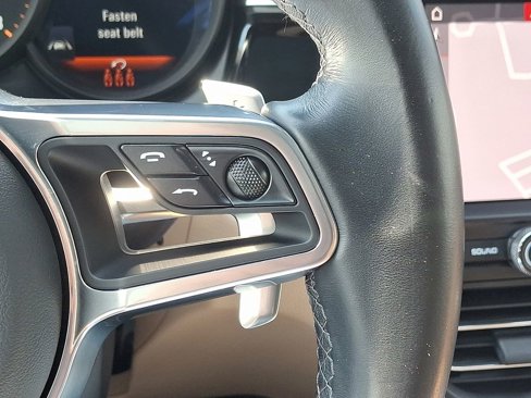 Used 2021 Porsche Macan image 24
