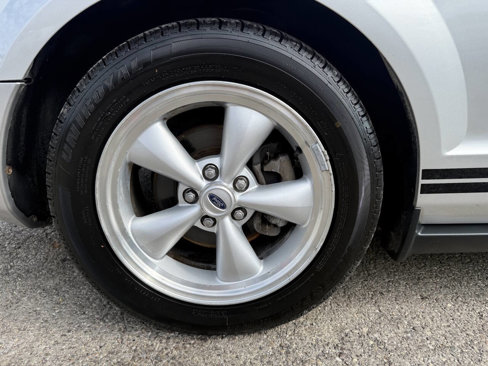 Used 2009 Ford Mustang Premium image 5