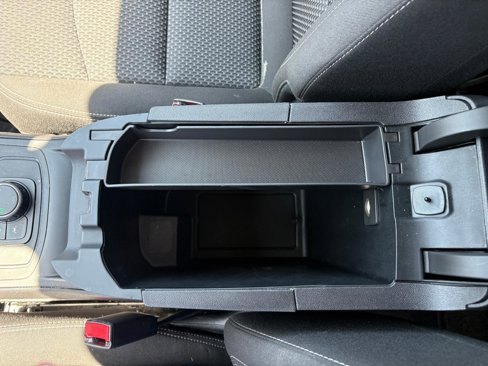 Used 2024 GMC Terrain SLE image 26